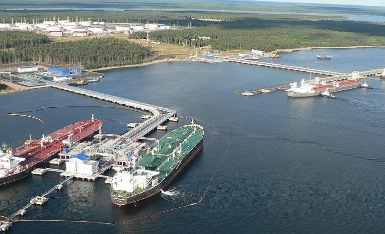 Россия увеличивает экспорт нефти на фоне проблем с переработкой